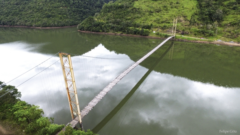 Ponte Pênsil sobre o Rio Canoas